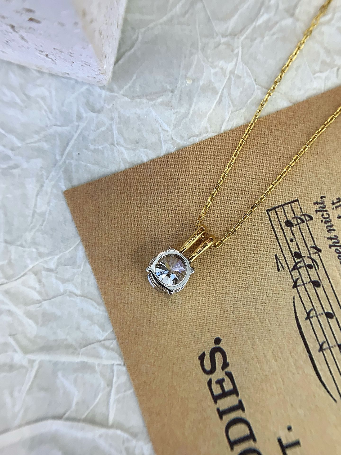 1.00 Carat Round Lab-Grown Diamond Solitaire Pendant in 14K Yellow Gold – IGI Certified