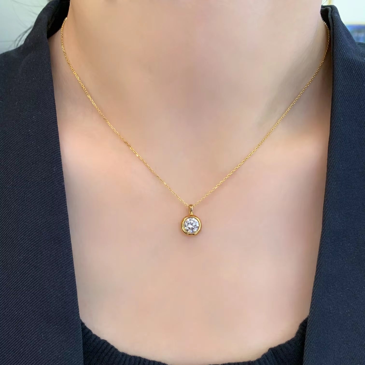 1.00 Carat Round Lab-Grown Diamond Bezel Pendant in 14K Yellow Gold – IGI Certified