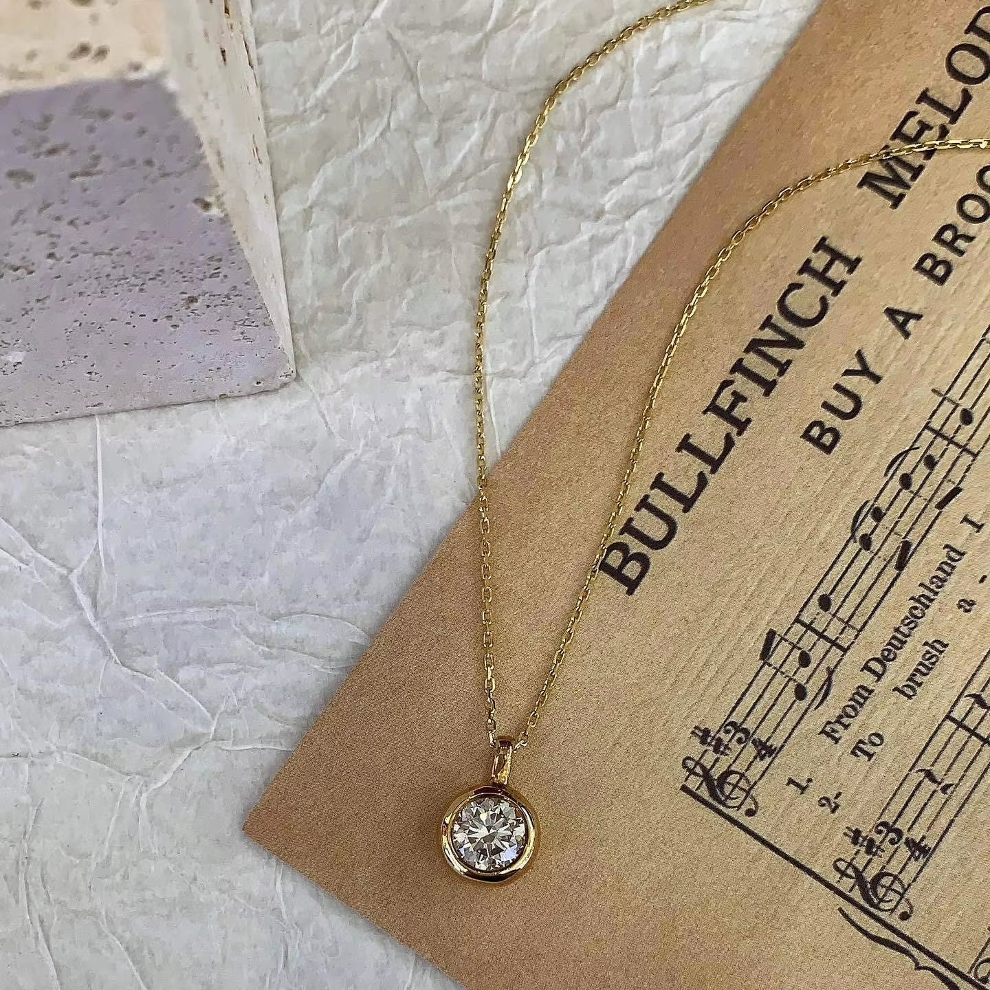 1.00 Carat Round Lab-Grown Diamond Bezel Pendant in 14K Yellow Gold – IGI Certified
